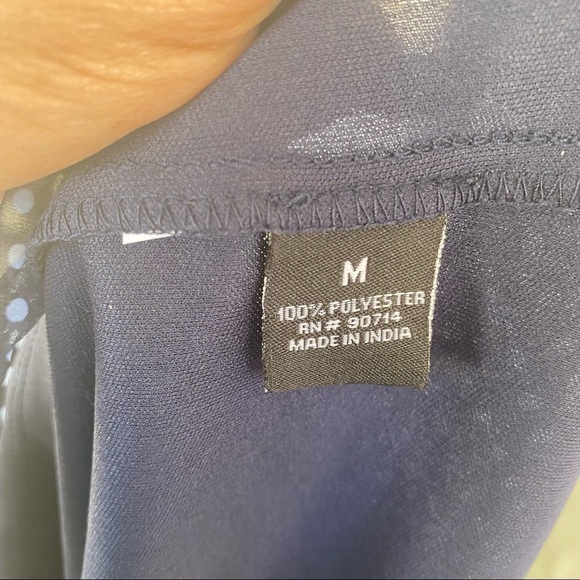 Ruffle sleeves blouse Size Medium - Picture 9 of 12